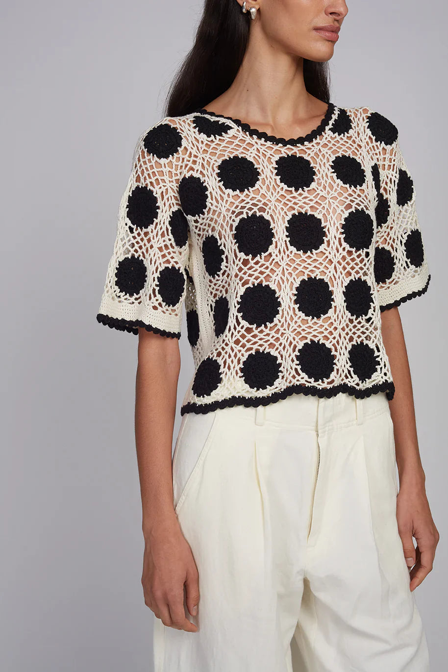 Amira Top - White / Black