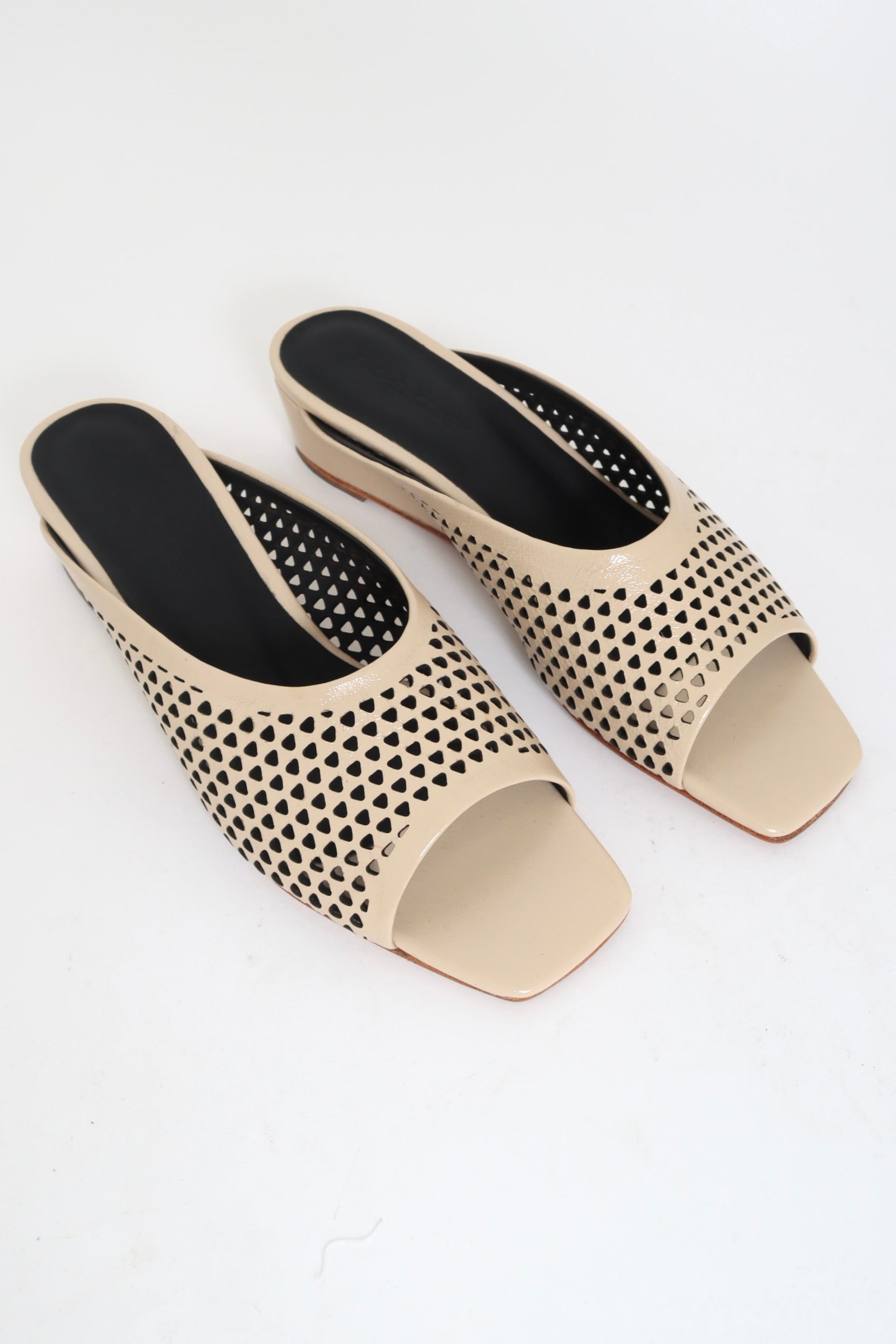Balant Wedge Mini Pouch - Champagne